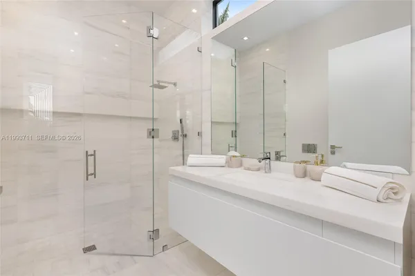 $29,995,000 | 2560 Del Lago Drive, Fort Lauderdale, FL 33316