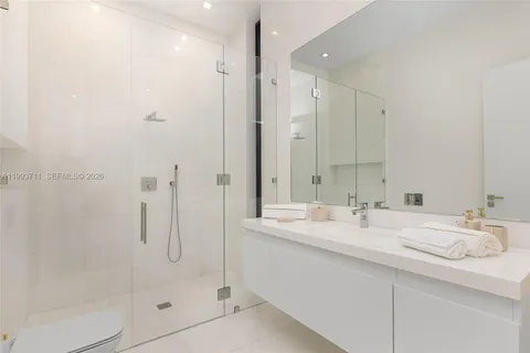$29,995,000 | 2560 Del Lago Drive, Fort Lauderdale, FL 33316