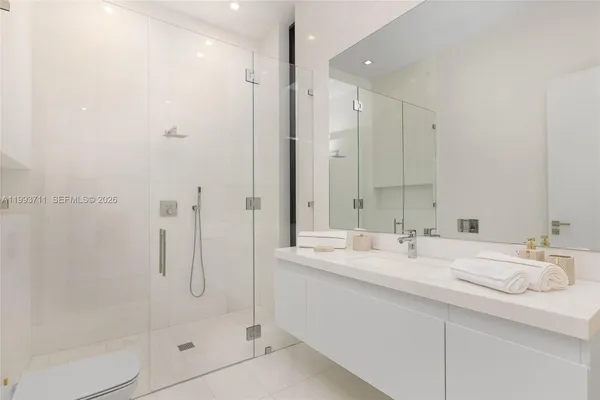 $29,995,000 | 2560 Del Lago Drive, Fort Lauderdale, FL 33316