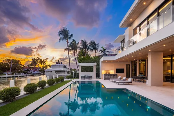 $29,995,000 | 2560 Del Lago Drive, Fort Lauderdale, FL 33316
