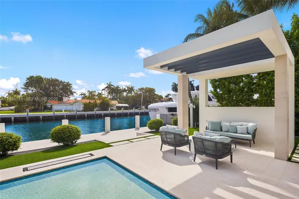 $29,995,000 | 2560 Del Lago Drive, Fort Lauderdale, FL 33316