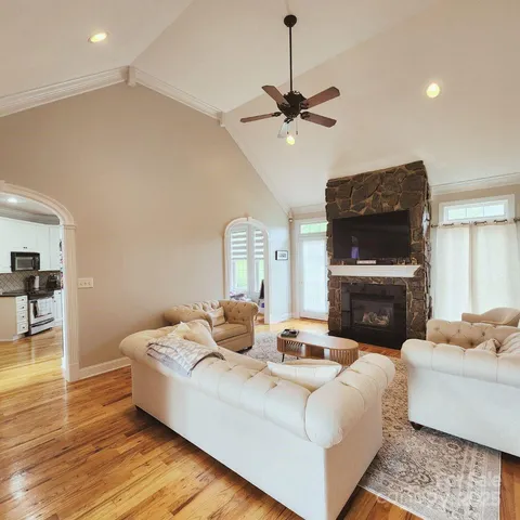 $729,900 | 1081 Horse Rock Road, Hickory, NC 28602