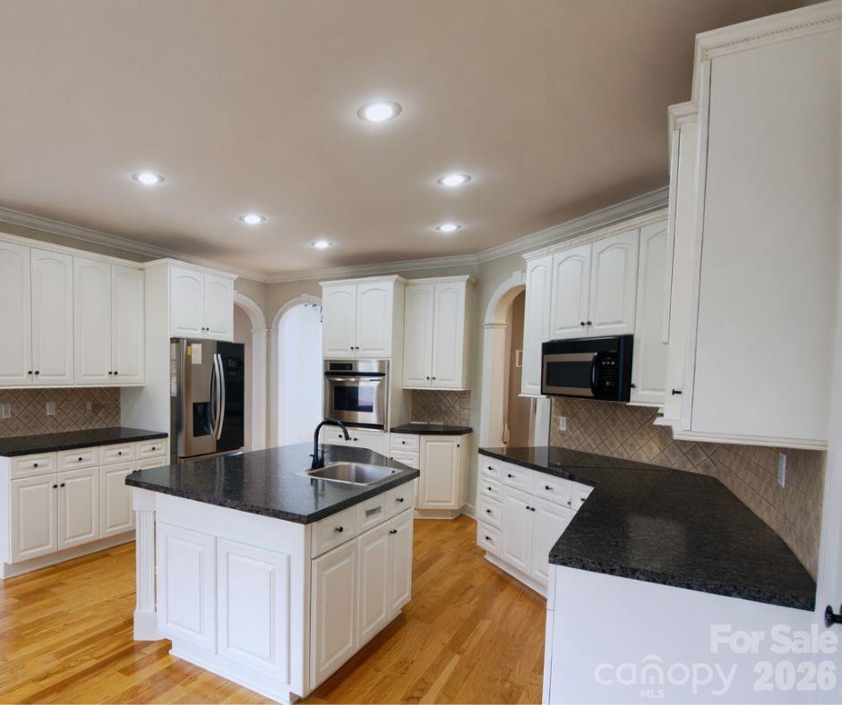 1081 Horse Rock Road Hickory, NC 28602 - Photo 6 of 30