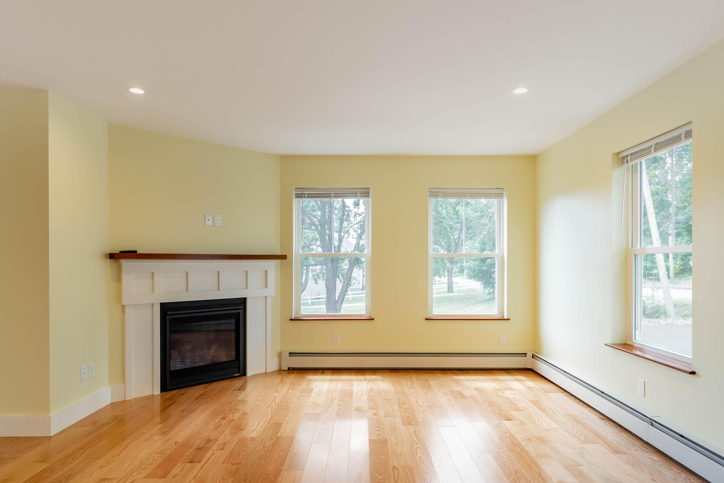 185 Middle Road Falmouth, ME 04105 - Photo 3 of 34 185 Middle
