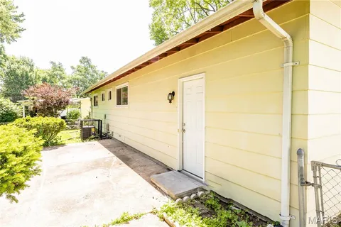 $174,900 | 1395 Redbird Drive, Florissant, MO 63031