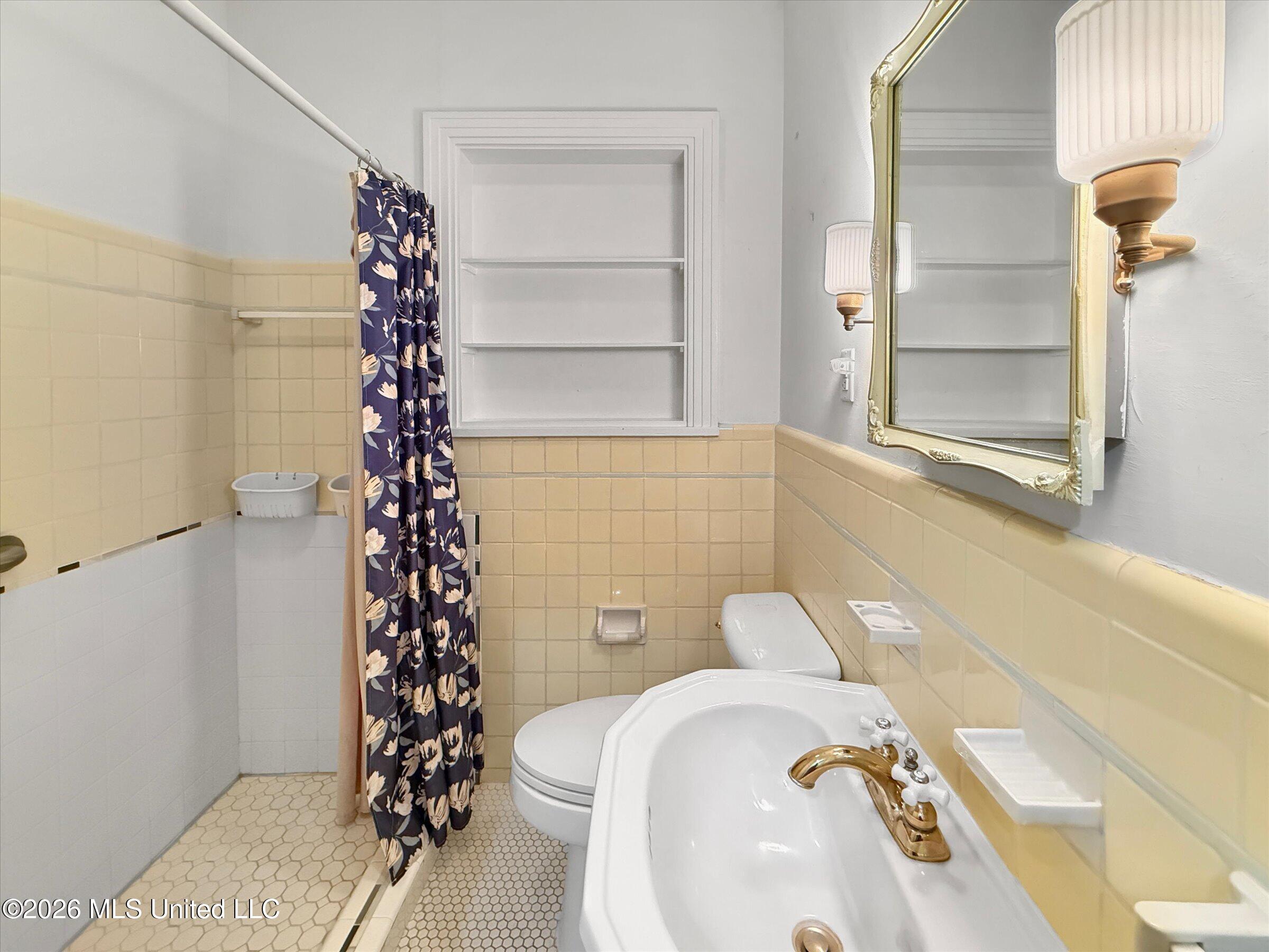 331 Main Street Bay St. Louis, MS 39520 - Photo 6 of 15 Guest Bath