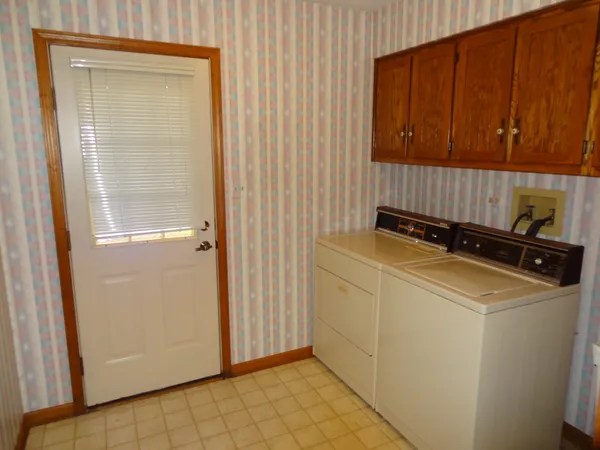 $3,990 | 2619 Modaff Road, Naperville, IL 60565