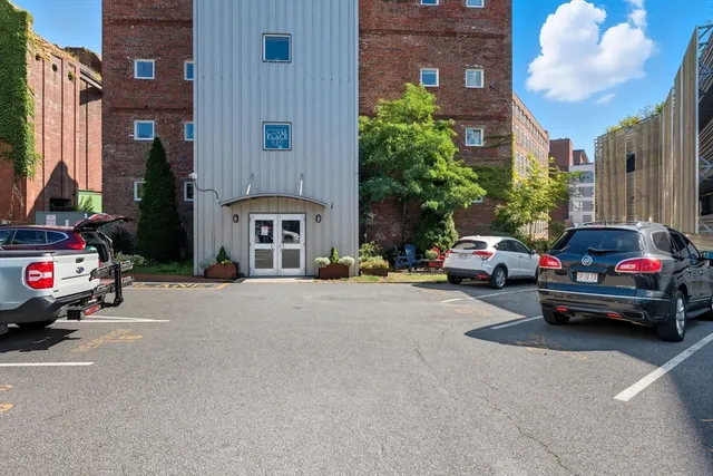 $250,000 | 200 Market Street, Unit 3002, Lowell, MA 01852