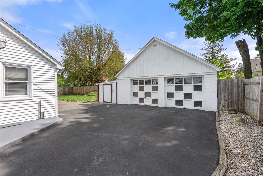 41 Pine Grove Street Springfield, MA 01119 - Photo 22 of 30 Gallery Image 22