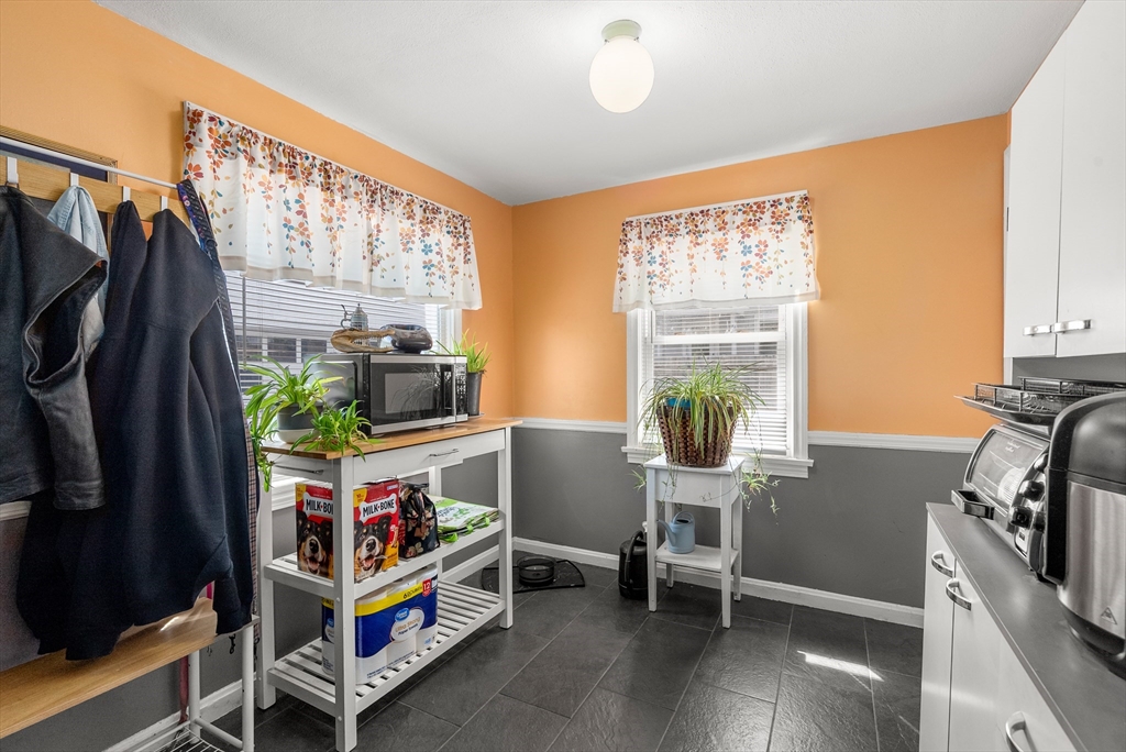 41 Pine Grove Street Springfield, MA 01119 - Photo 6 of 30 Gallery Image 6