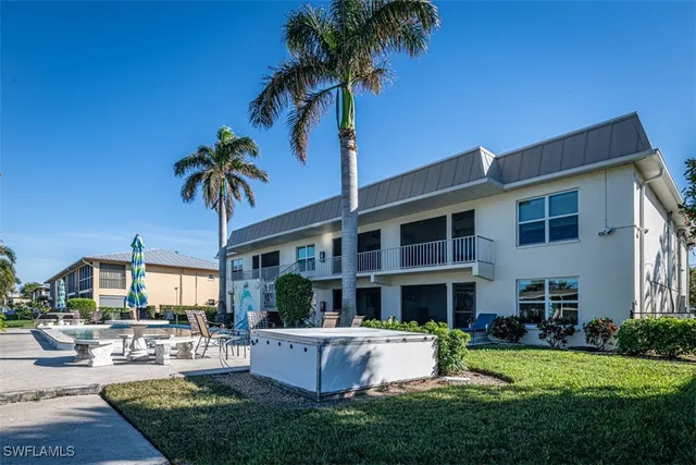 $299,990 | 843 Southeast 46th Lane, Unit 1, Cape Coral, FL 33904