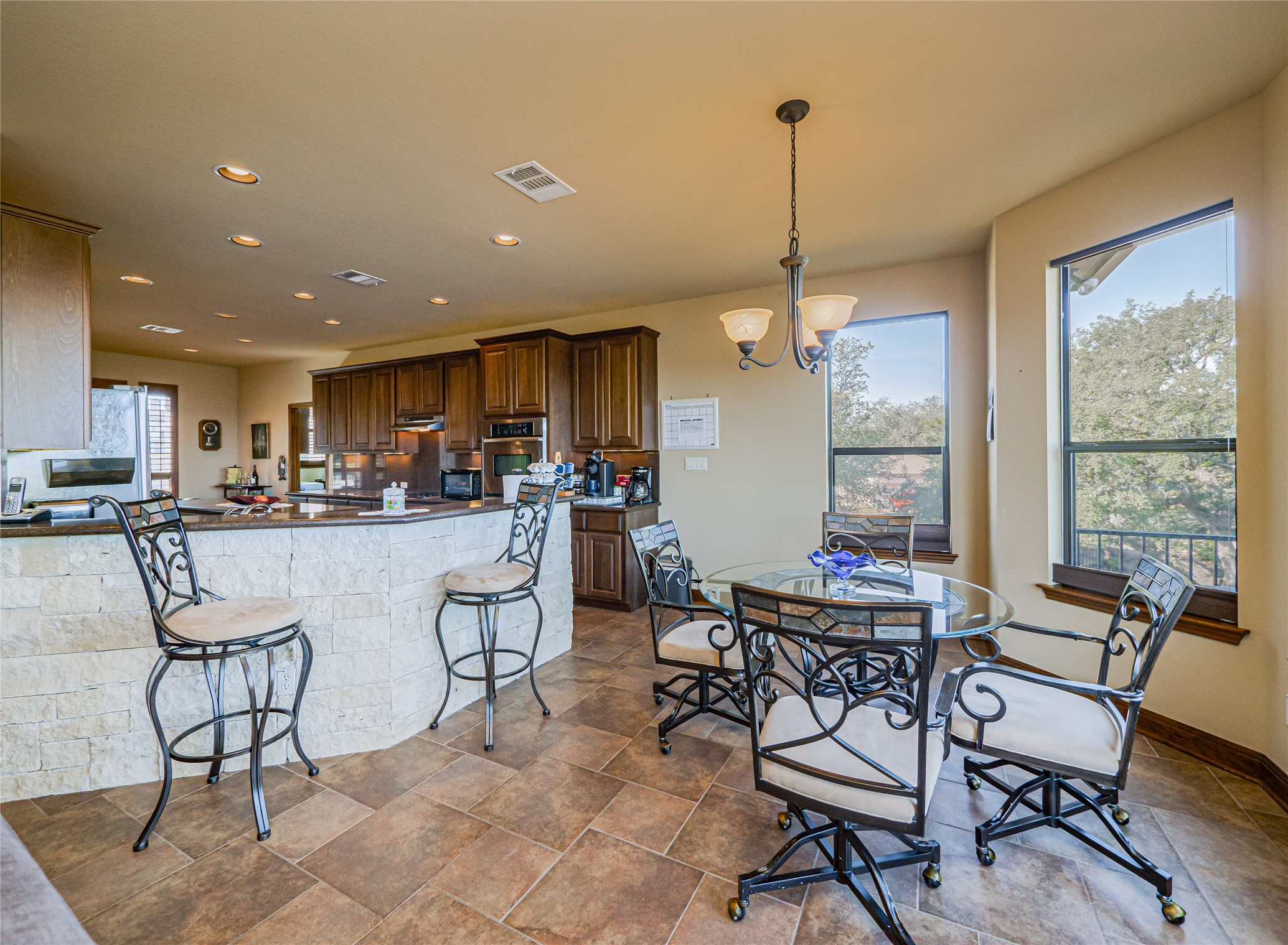 21012 N Ridge Lago Vista, TX 78645 - Photo 10 of 37