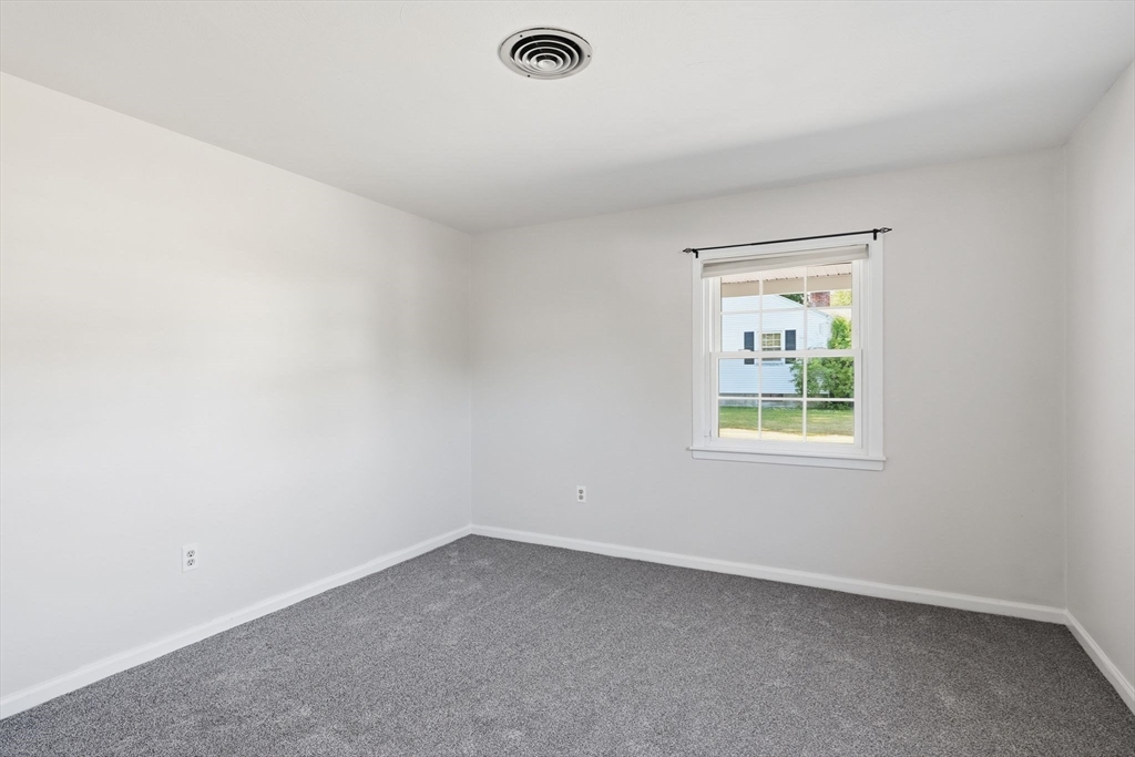 291 Old Farm Road Springfield, MA 01119 - Photo 15 of 34