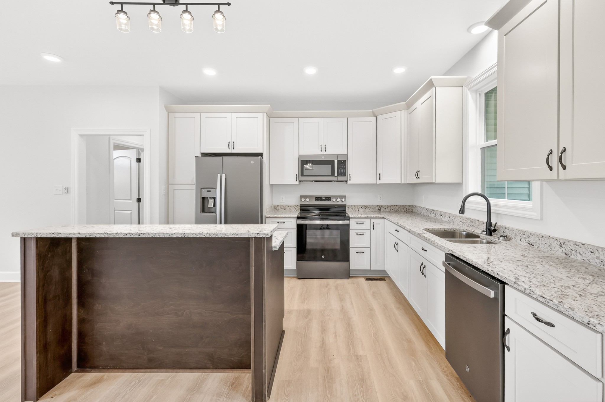 8415 West Sheepneck Road Mount Pleasant, TN 38474 - Photo 13 of 40