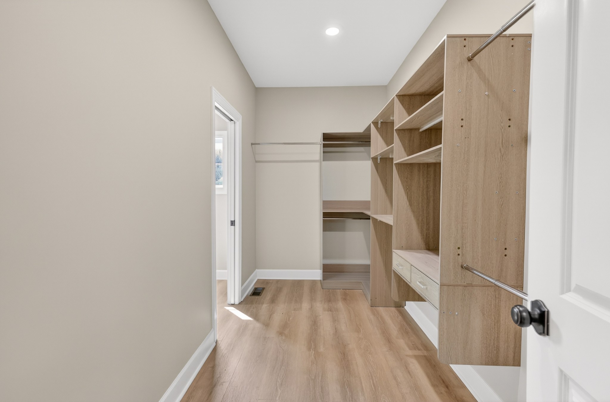 8415 West Sheepneck Road Mount Pleasant, TN 38474 - Photo 26 of 40 a view of entryway with wooden floor