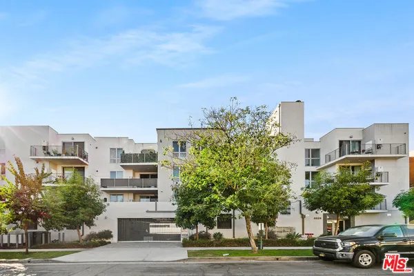 $3,195 | 5229 Willowcrest Avenue, Unit 208, North Hollywood, CA 91601