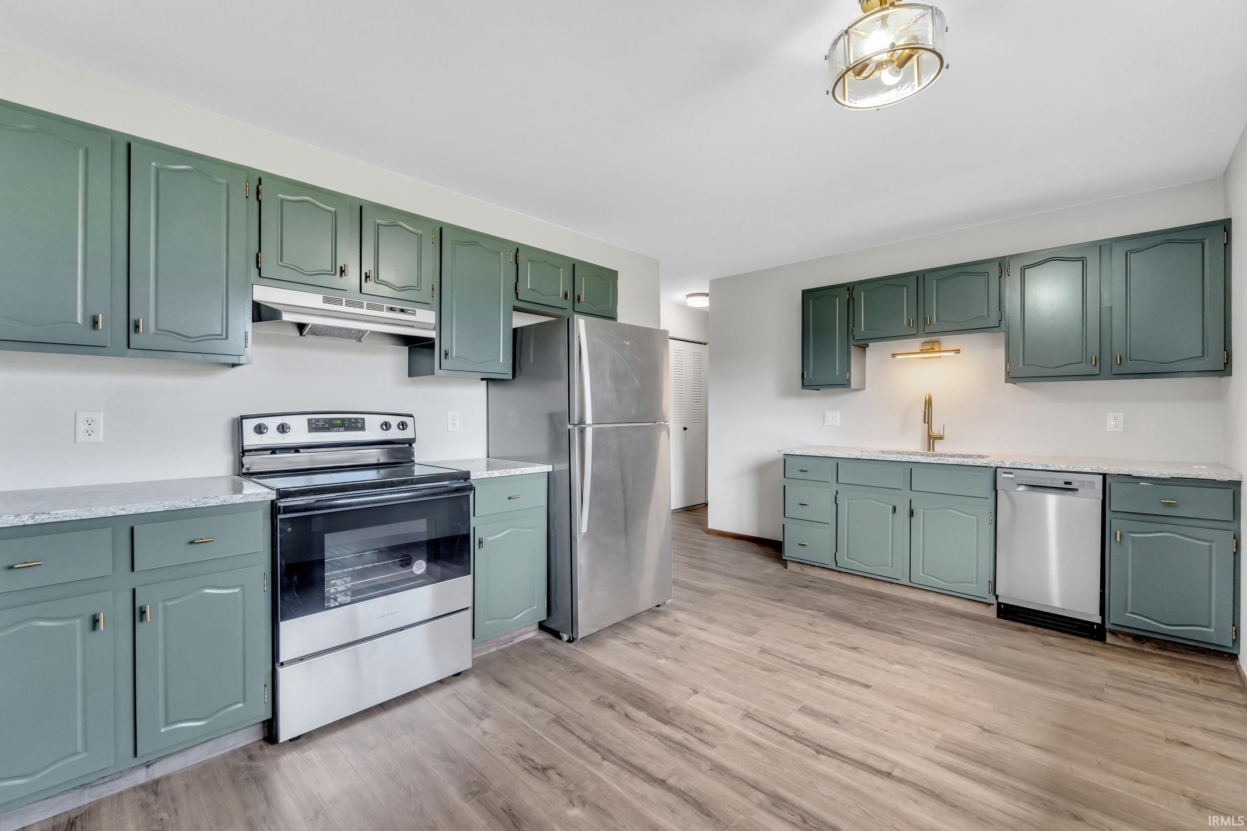 8917 Hemphill Drive Fort Wayne, IN 46819 - Photo 13 of 36