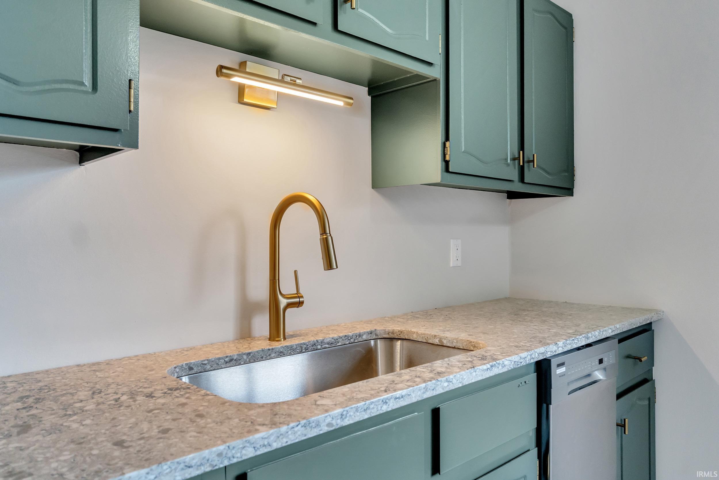 8917 Hemphill Drive Fort Wayne, IN 46819 - Photo 16 of 36