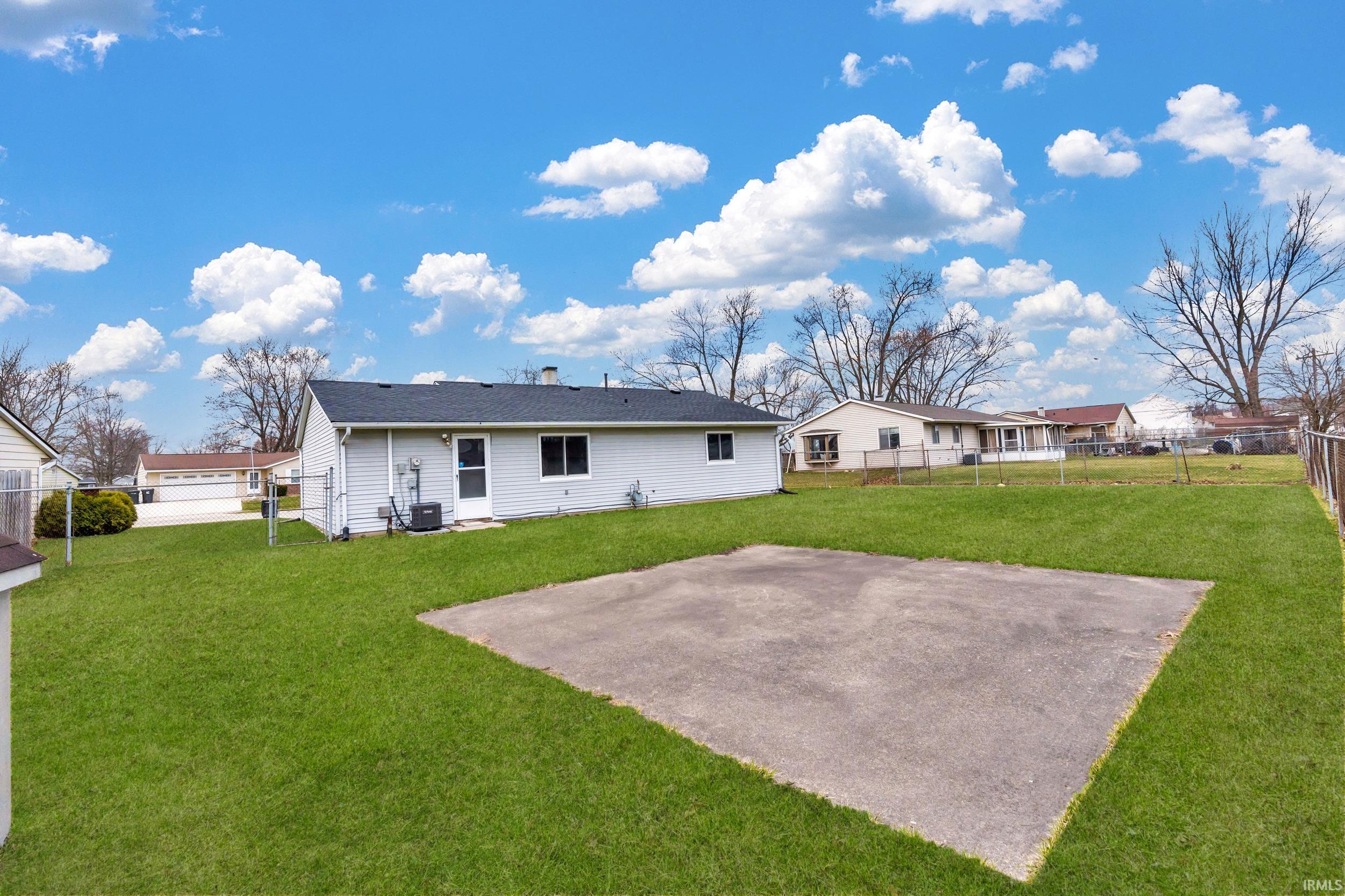 8917 Hemphill Drive Fort Wayne, IN 46819 - Photo 32 of 36