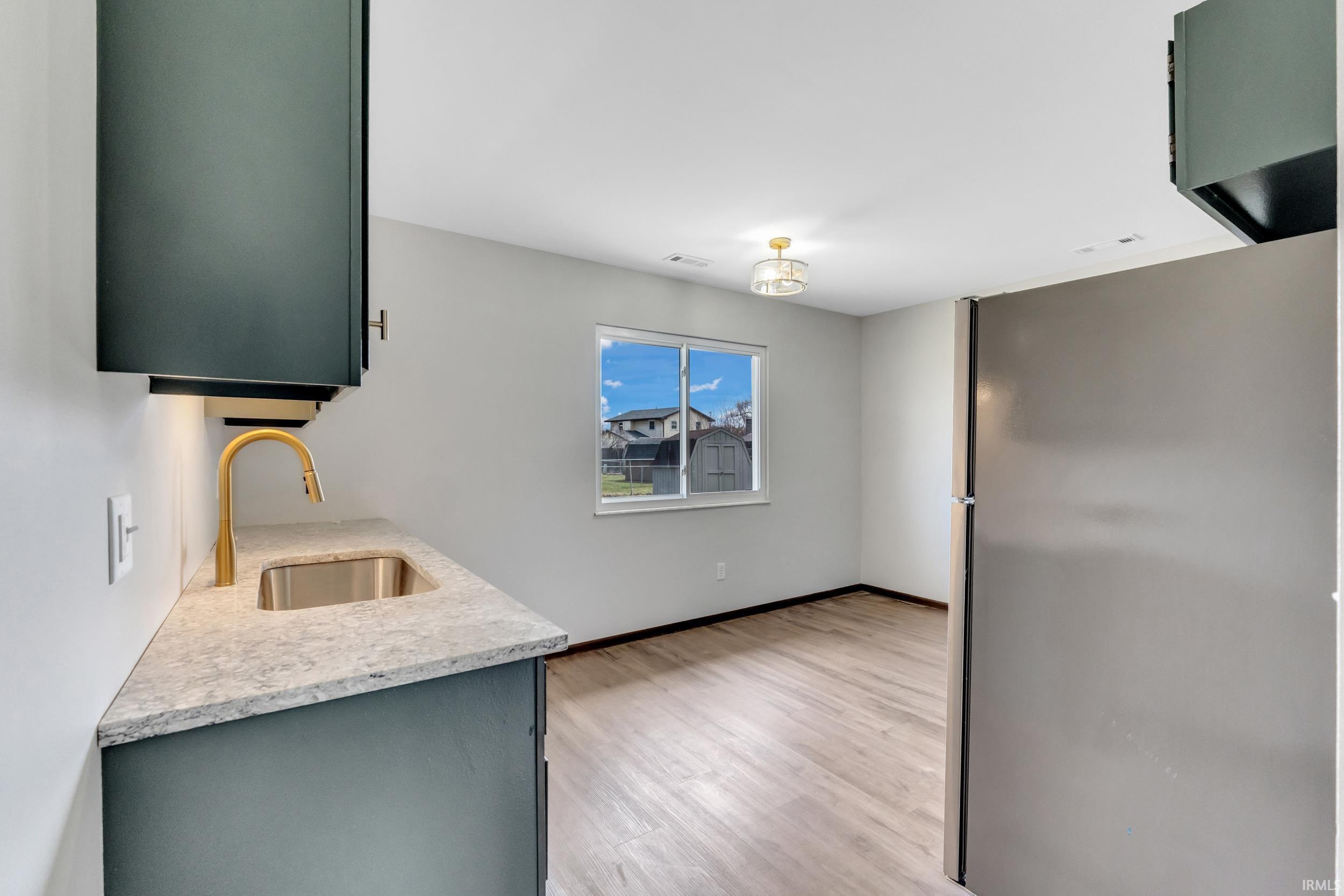 8917 Hemphill Drive Fort Wayne, IN 46819 - Photo 10 of 36