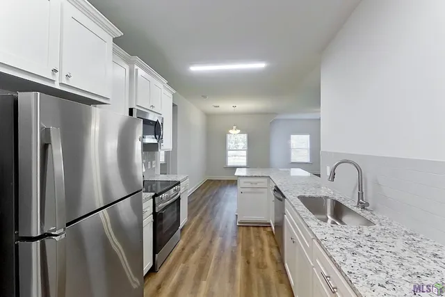 $1,985 | 8041 Hendrick Drive, Baton Rouge, LA 70817