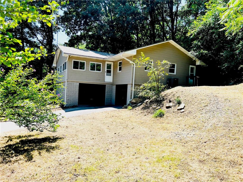 41 McMichael Road Carnegie, PA 15106 - Photo 1 of 19 Gallery Image 1