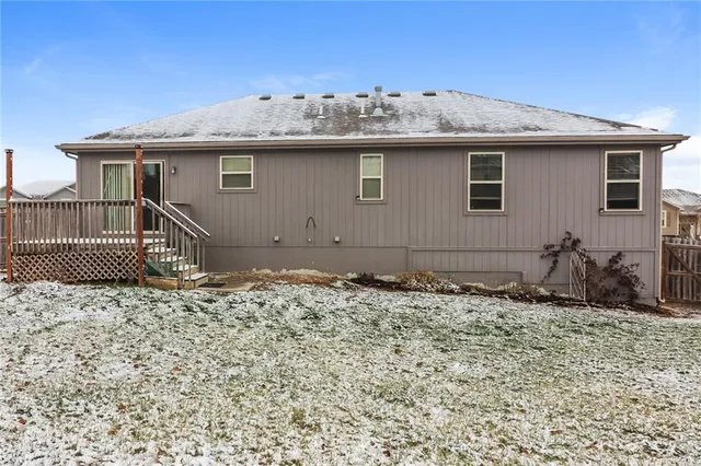 $2,275 | 421 Sunflower Drive, Raymore, MO 64083