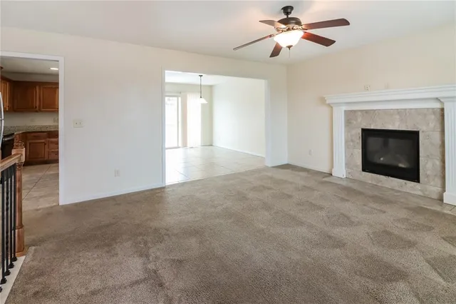 $2,275 | 421 Sunflower Drive, Raymore, MO 64083