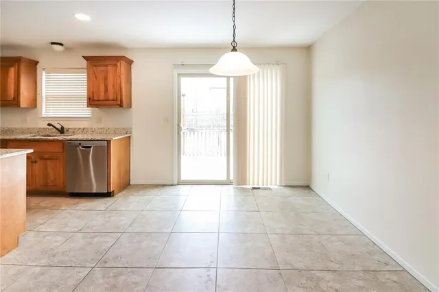 $2,275 | 421 Sunflower Drive, Raymore, MO 64083