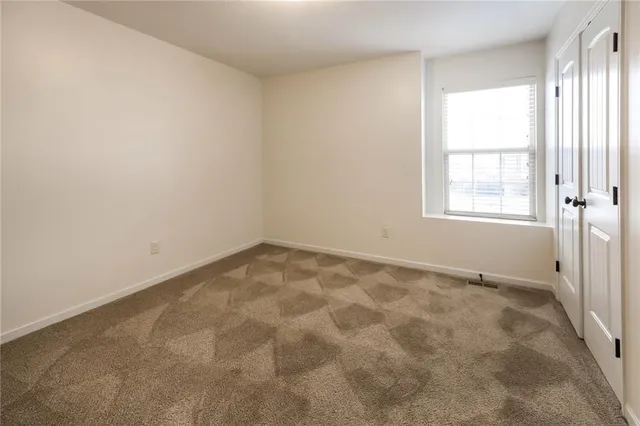 $2,275 | 421 Sunflower Drive, Raymore, MO 64083