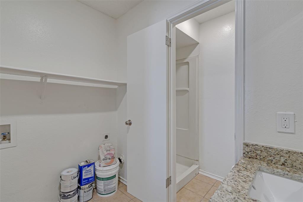 210 Rolston Road, Unit 2 Irving, TX 75060 - Photo 8 of 14 Gallery Image 8