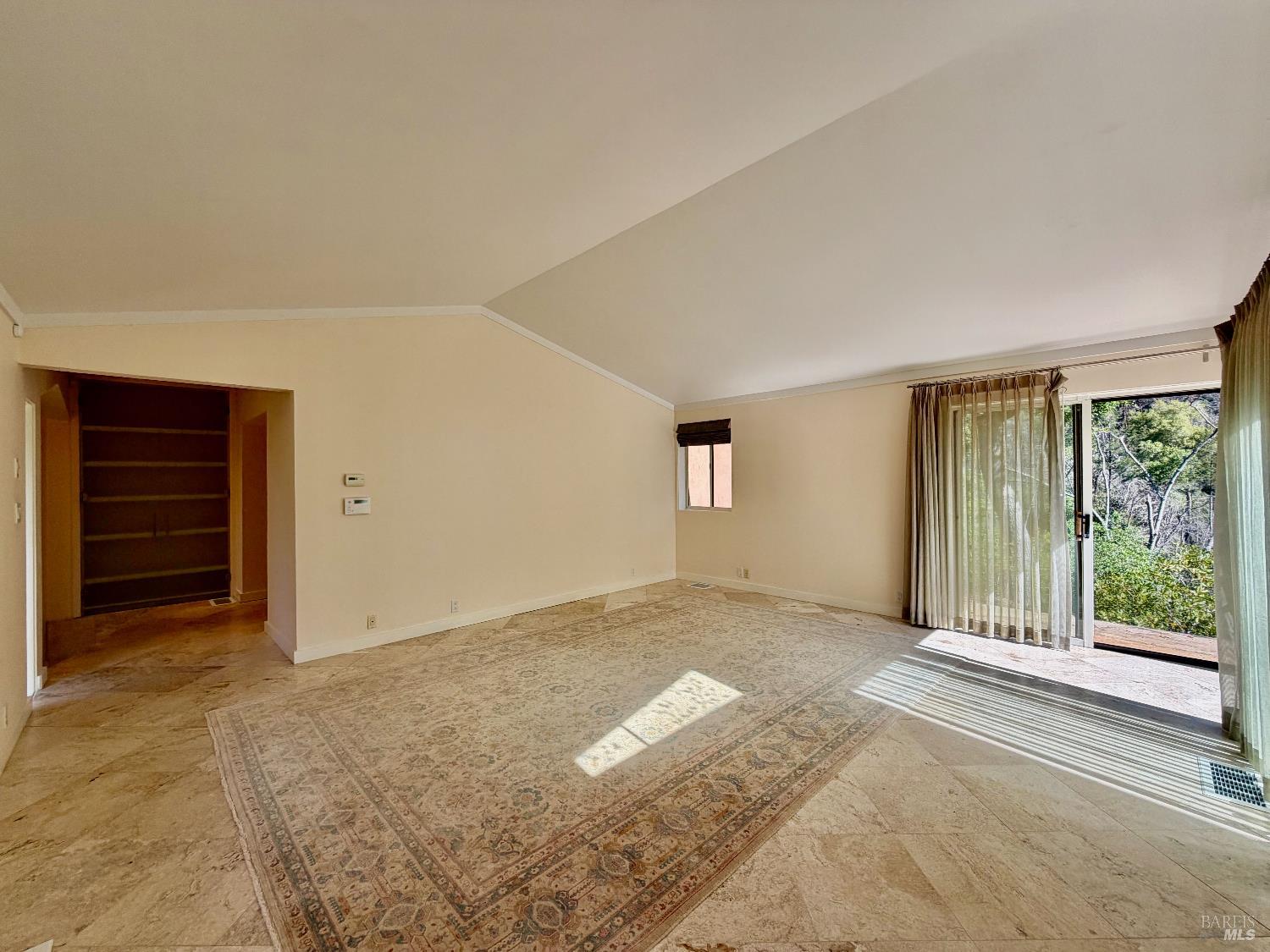 321 Dutch Henry Canyon Road Calistoga, CA 94515 - Photo 25 of 50 an empty room with windows