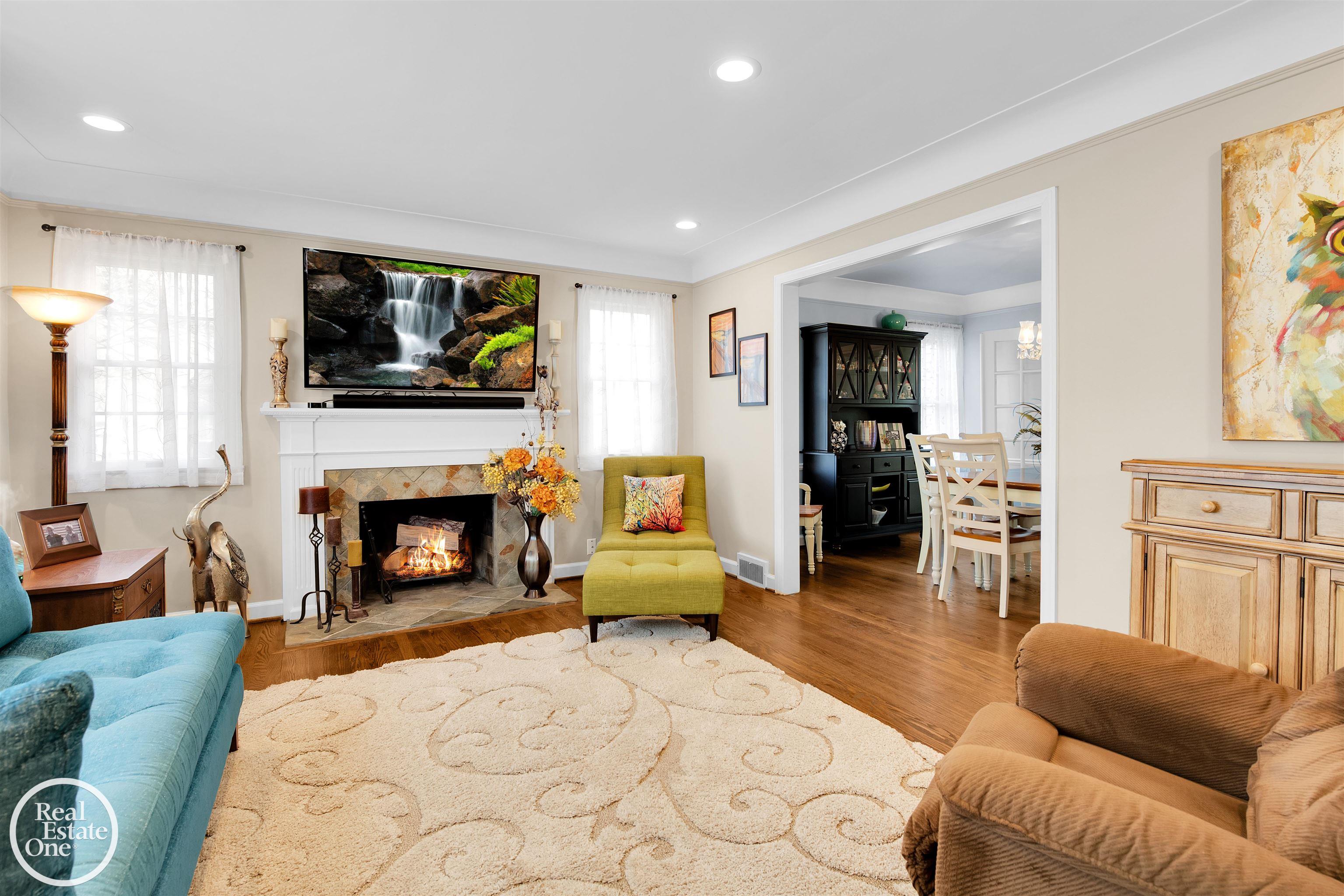 692 Hawthorne Road Grosse Pointe Woods, MI 48236 - Photo 6 of 33