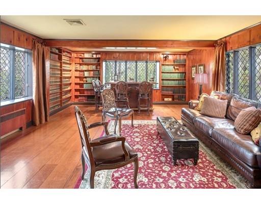 5 Fernway Winchester, MA 01890 - Photo 7 of 36