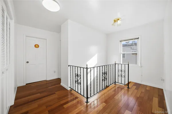 $1,338,888 | 32-03 Clearview Expressway | Bayside