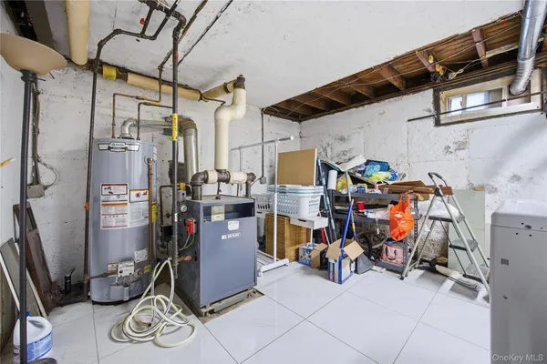 $1,338,888 | 32-03 Clearview Expressway | Bayside