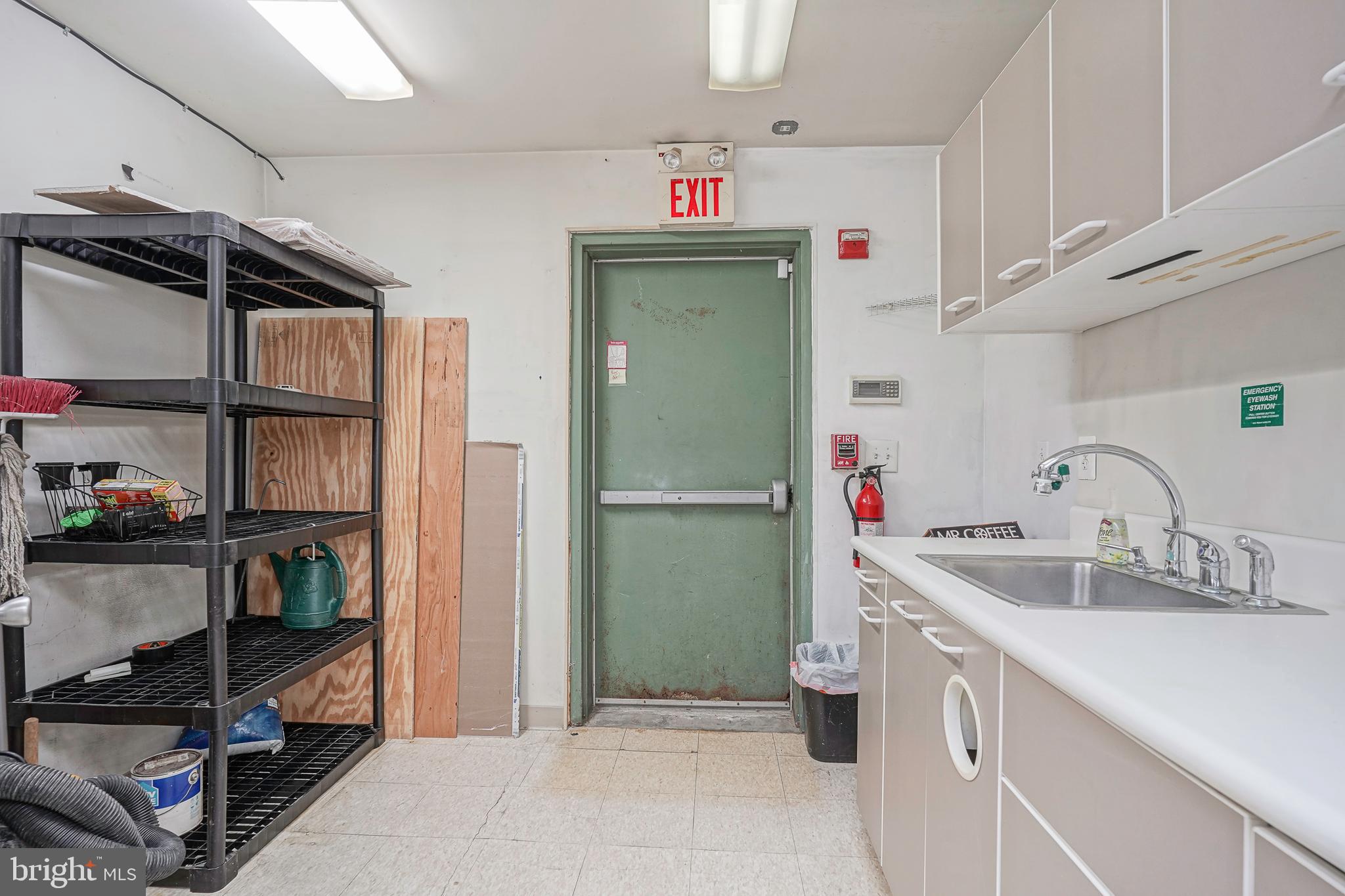 526 Cooper Street Camden, NJ 08102 - Photo 12 of 37