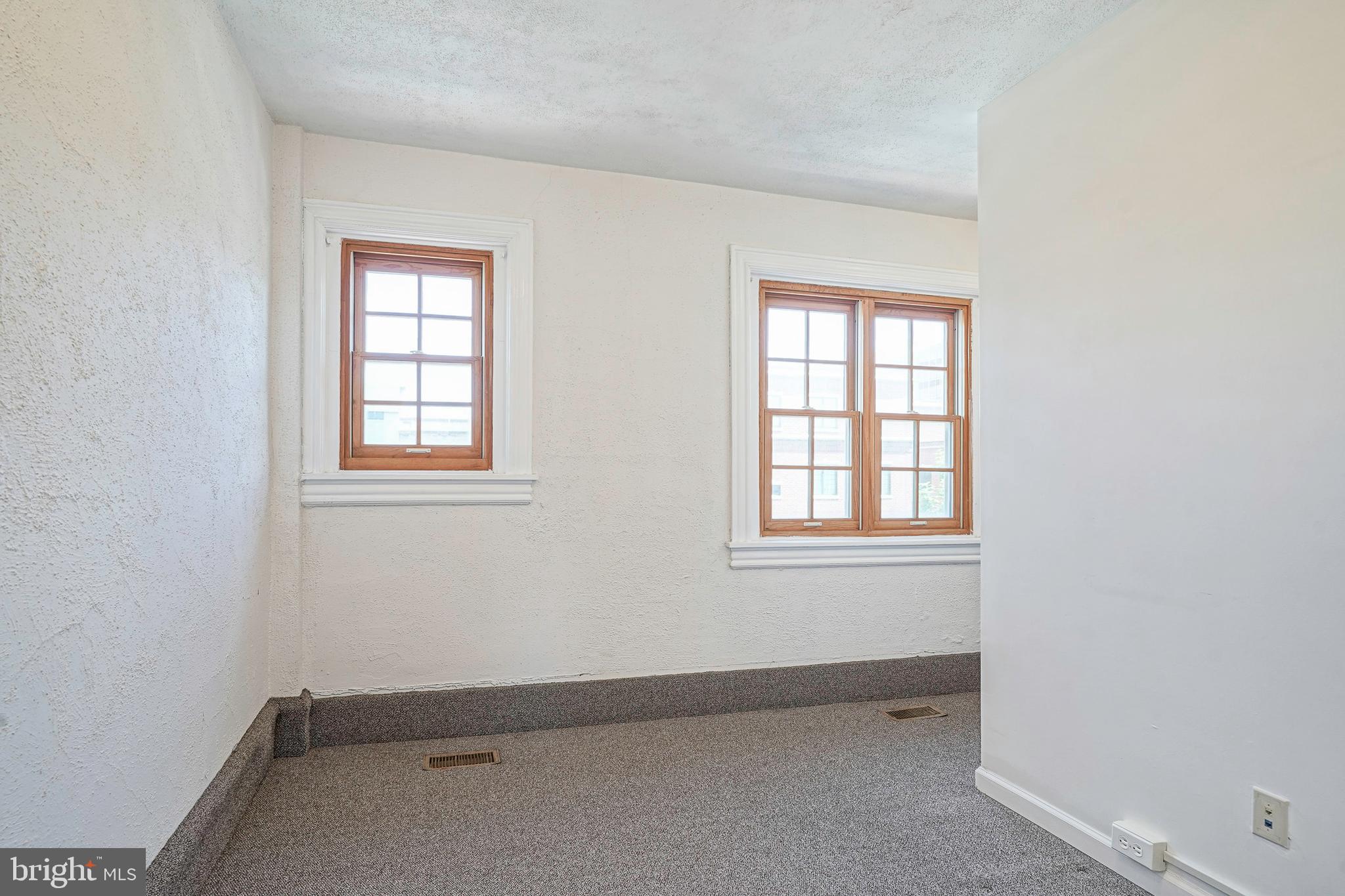 526 Cooper Street Camden, NJ 08102 - Photo 23 of 37