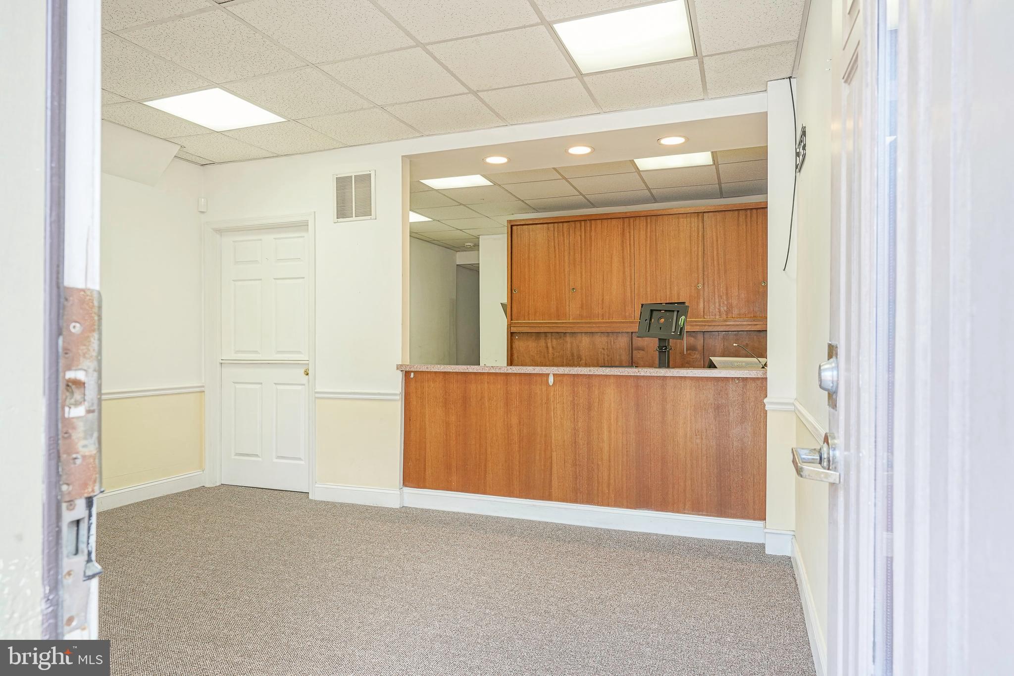 526 Cooper Street Camden, NJ 08102 - Photo 5 of 37