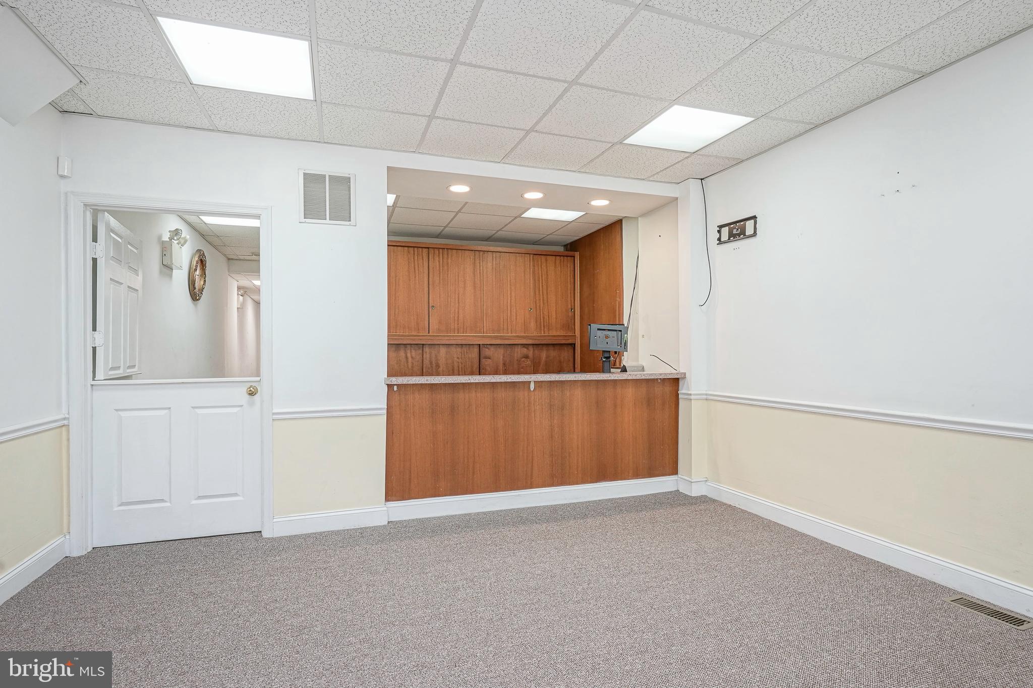 526 Cooper Street Camden, NJ 08102 - Photo 6 of 37