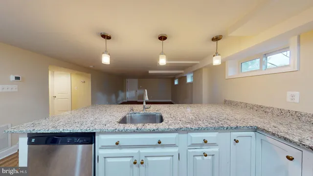 $2,050 | 1210 North Kenilworth Street, Unit 9, Arlington, VA 22205