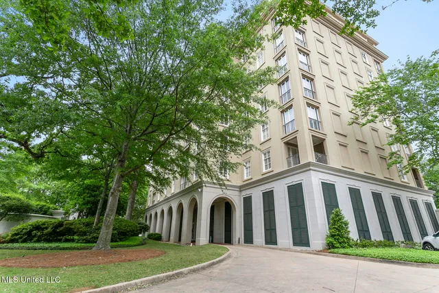 $550,000 | 1200 Meadowbrook Road, Unit 49, Jackson, MS 39206