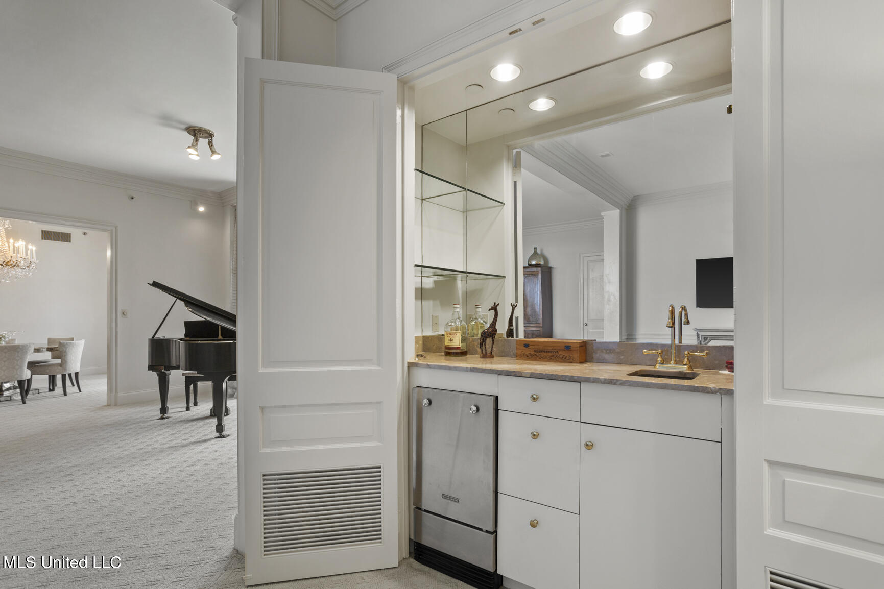 1200 Meadowbrook Road, Unit 49 Jackson, MS 39206 - Photo 8 of 40 49 Barrington-7