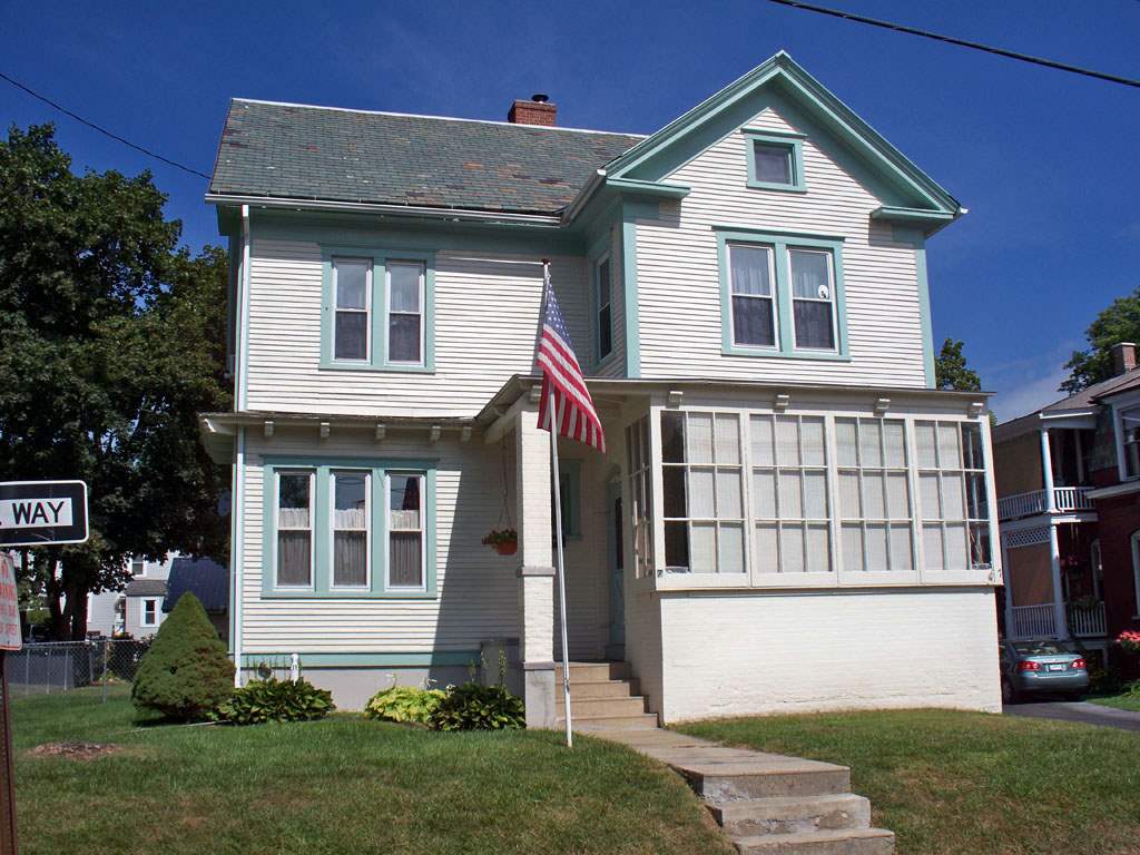 7 Spellman Terrace Rutland, VT 05701 - Photo 3 of 36