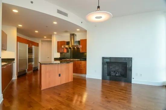 $12,500 | 401 North Wabash Avenue, Unit 56A, Chicago, IL 60611