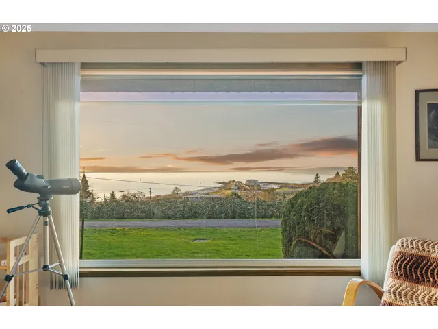 $530,000 | 9215 6th Street, Bay City, OR 97107