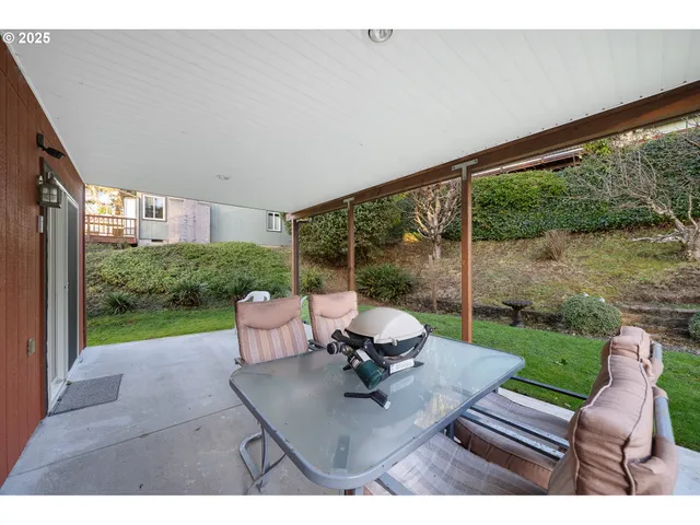 $530,000 | 9215 6th Street, Bay City, OR 97107