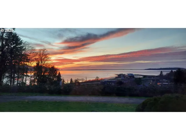 $530,000 | 9215 6th Street, Bay City, OR 97107