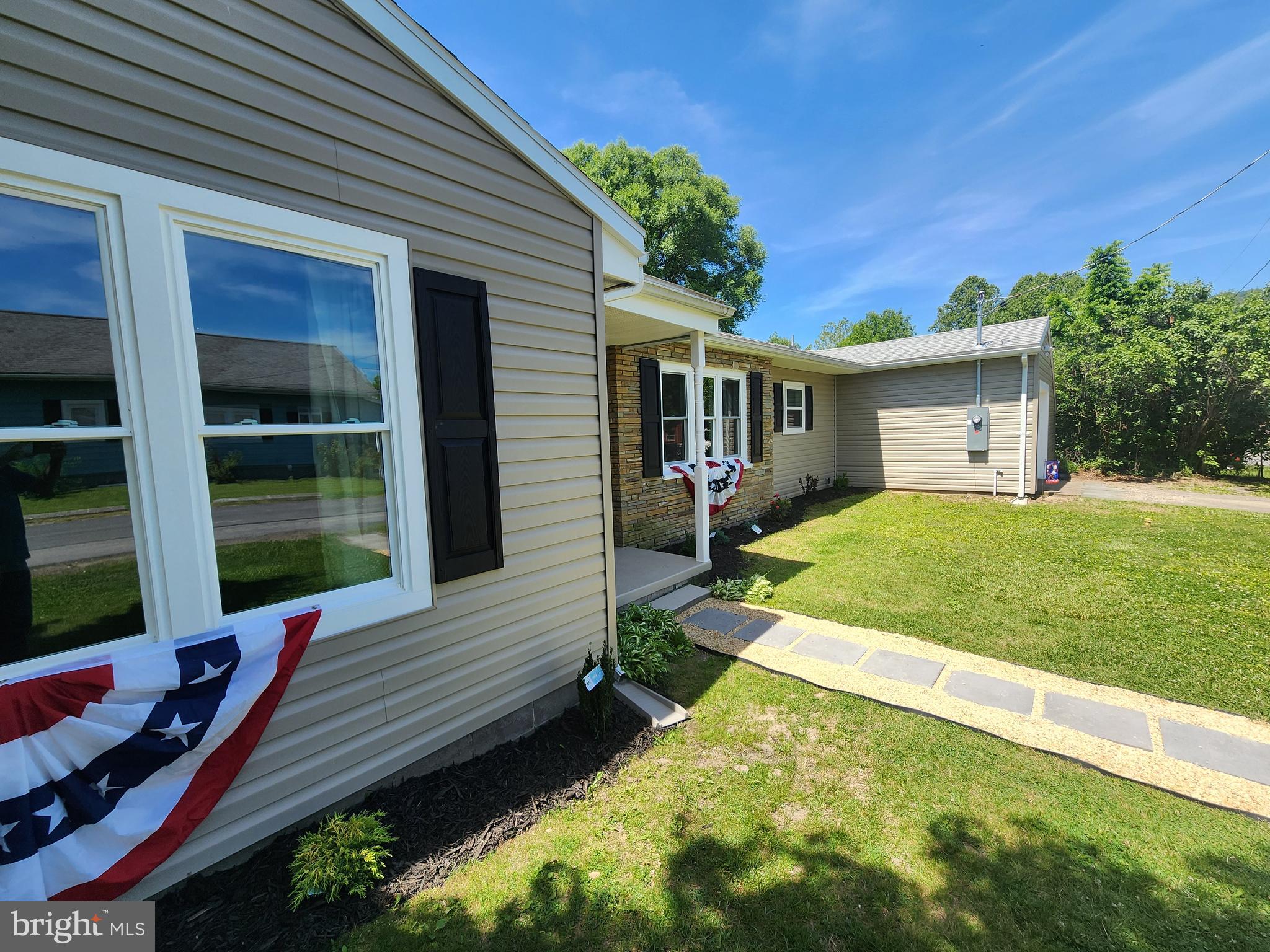 412 Everett Place Romney, WV 26757 - Photo 7 of 38
