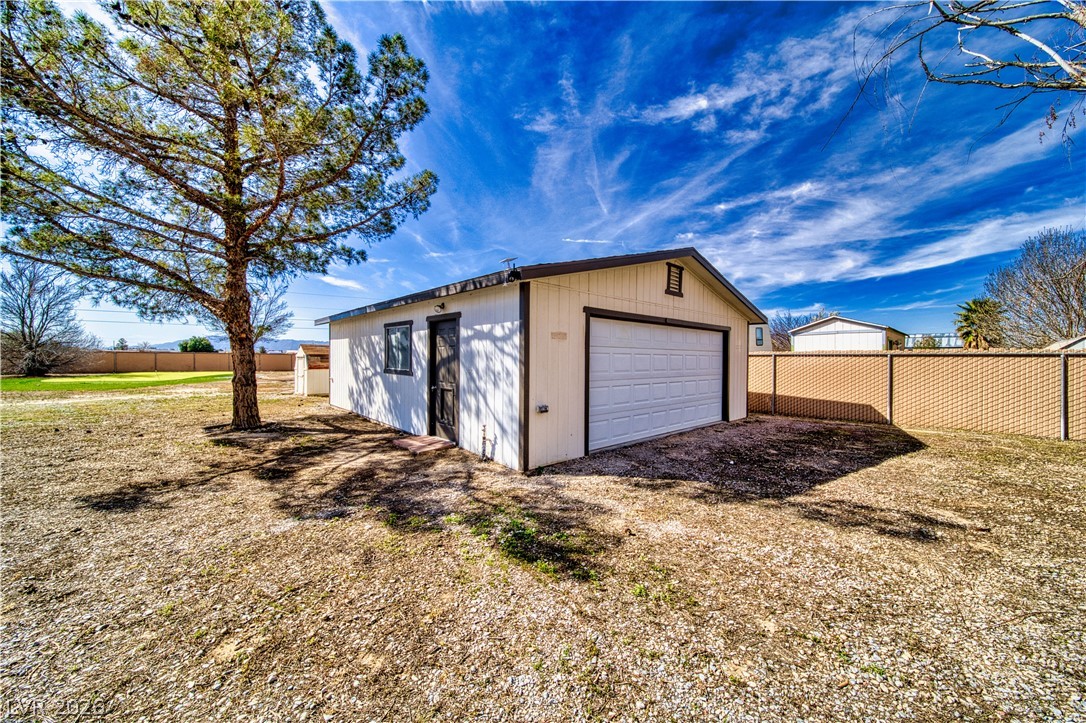 2081 Gally Road Pahrump, NV 89060 - Photo 5 of 44 Gallery Image 5